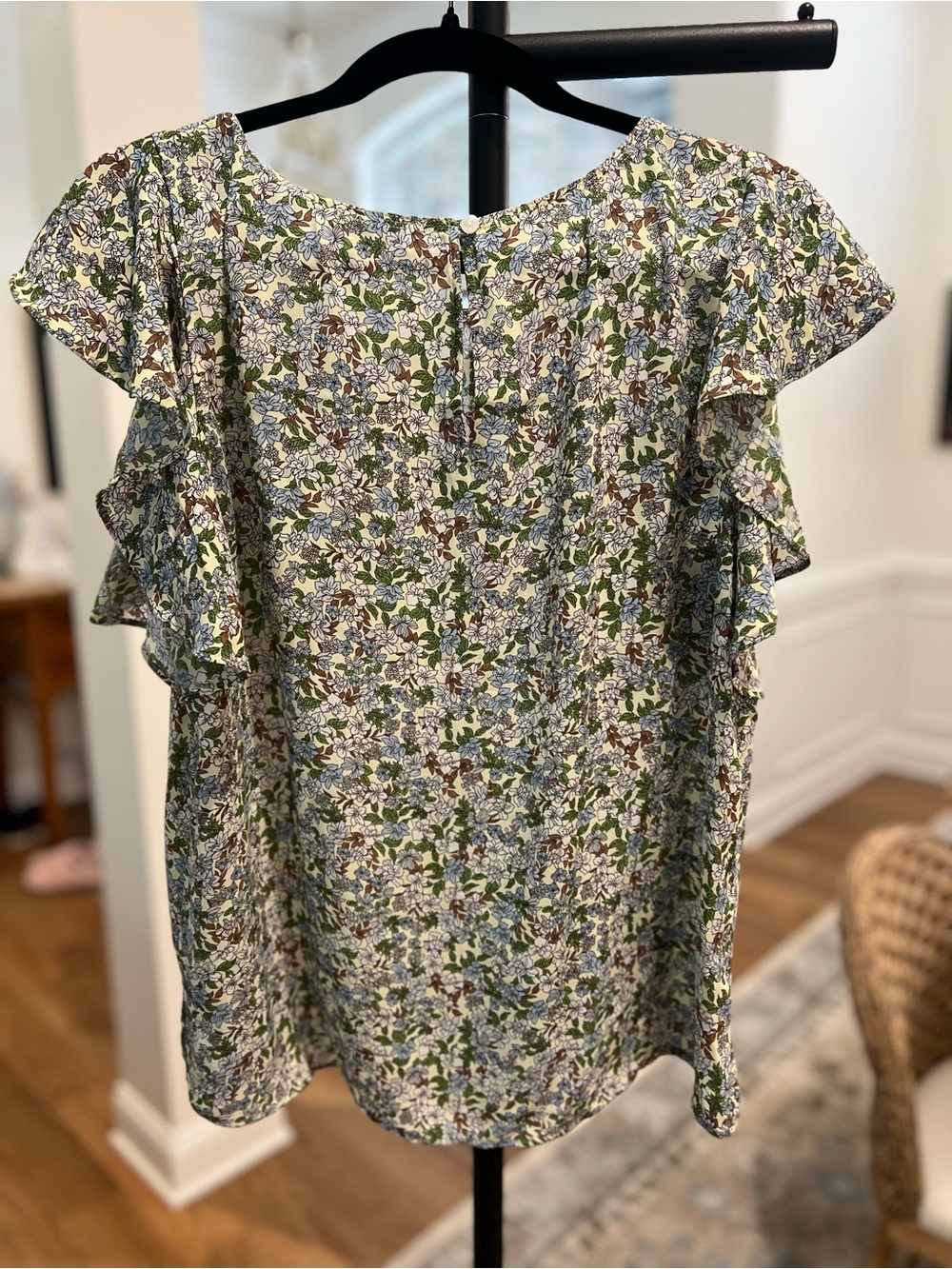 ✨ Bundle of 4 Medium Blouses | Loft + Ann Taylor + Banana Republic | EUC ✨ - Picture 5 of 14